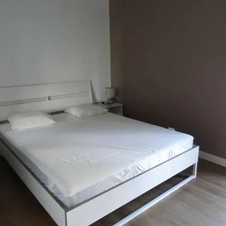 Appartamento Appartement Hyères, 3 pièces, 4 personnes - FR-1-335-142 Hyères